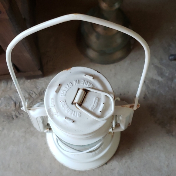 Vintage Meva #864 Kerosene Lantern - Picture 2 of 9